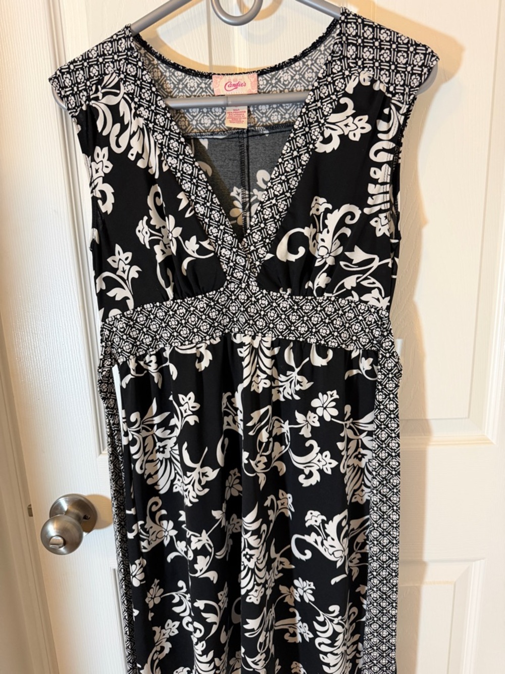 Candie's Black and White Floral V-Neck Maxi Dress